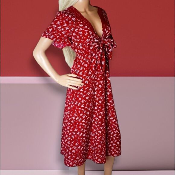 Red Floral Front-Tie Bow Ruffle Sleeved Dress - Picture 2 of 12